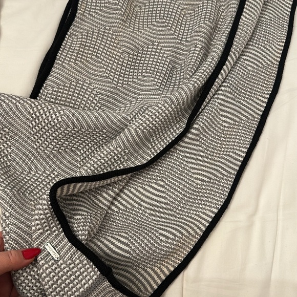 Calvin Klein Infinity Scarf - Picture 2 of 3